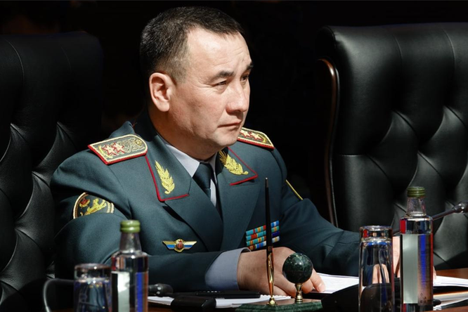 Ngay sau khi lực lượng CSTO rút đi, Tổng thống Kazakhstan bất ngờ cách chức Bộ trưởng Quốc phòng ảnh 2
