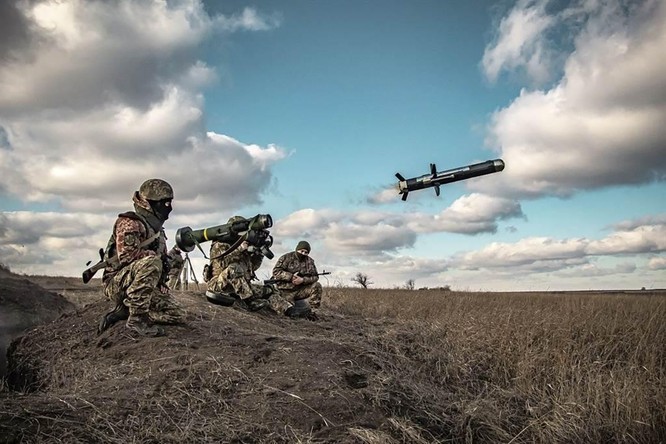 Phương Tây gặp khó khăn chồng chất trong việc vận chuyển vũ khí viện trợ cho Ukraine ảnh 1