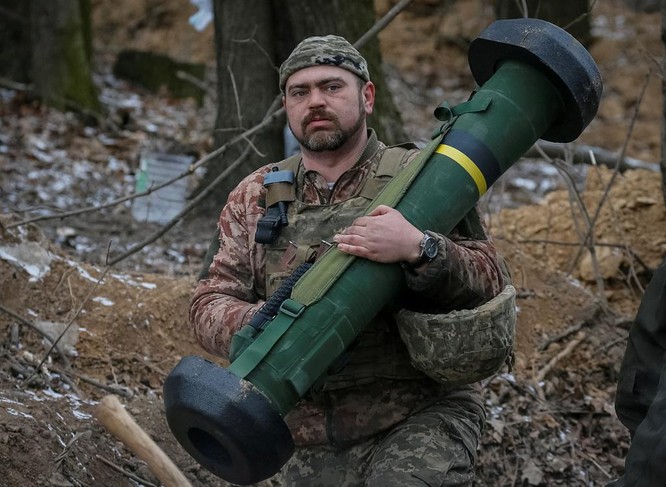 "Ngốn" vũ khí khủng khiếp, Ukraine đề nghị Mỹ viện trợ thêm 1.000 quả đạn tên lửa mỗi ngày ảnh 1