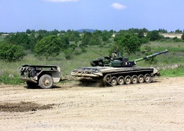 NATO bắt đầu chuyển giao gần ngàn xe tăng, xe chiến đấu bọc thép Liên Xô cho Ukraine ảnh 2