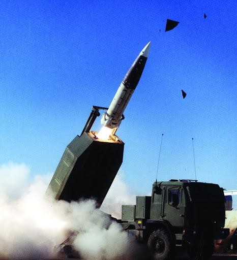 Để cứu vãn tình hình ở Donbass, Mỹ xem xét viện trợ hệ thống phóng loạt rocket cho Ukraine ảnh 3