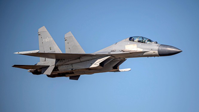 Australia tố máy bay chiến đấu Trung Quốc ngăn chặn trái phép máy bay trên Biển Đông ảnh 1