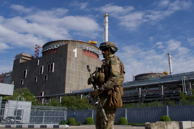 Nhà máy điện hạt nhân Zaporozhye lại bị pháo kích, quốc tế lo ngại về nguy cơ thảm họa hạt nhân ảnh 4