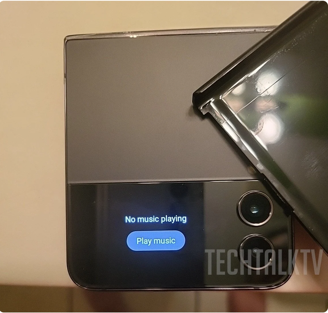 Galaxy Z Flip 4 lộ loạt ảnh thực tế ảnh 2