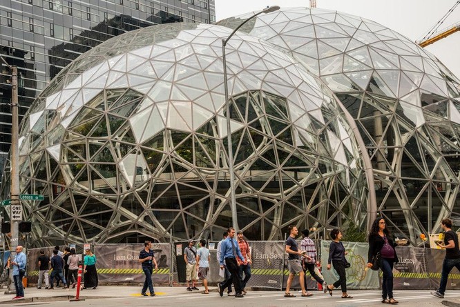 Lắng nghe tâm sự của tỷ phú Amazon Jeff Bezos về phương châm sống ảnh 2