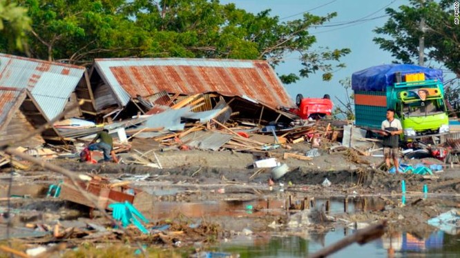 Đã có 384 người thiệt mạng, hàng trăm người bị thương sau động đất và sóng thần tại Indonesia ảnh 1