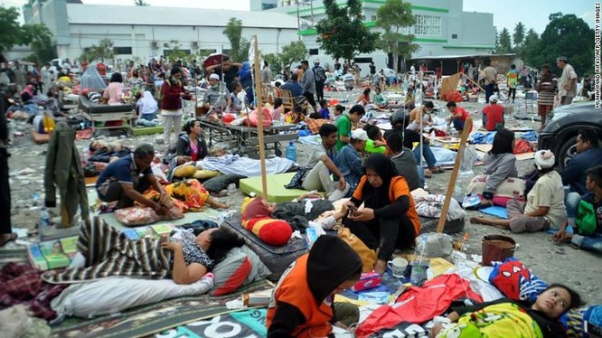 Đã có 384 người thiệt mạng, hàng trăm người bị thương sau động đất và sóng thần tại Indonesia ảnh 8