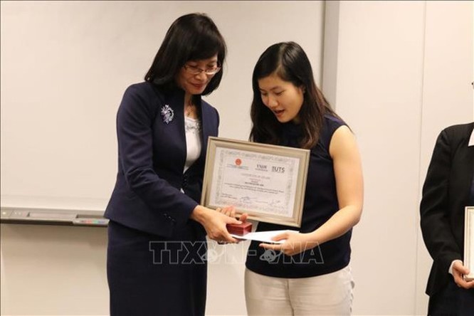 Cô gái Việt đoạt giải thưởng khoa học dành cho người Việt tại Australia ảnh 1
