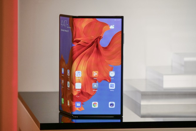 Huawei ra mắt Mate X: Smartphone gập, hỗ trợ 5G và đắt nhất thế giới ảnh 1