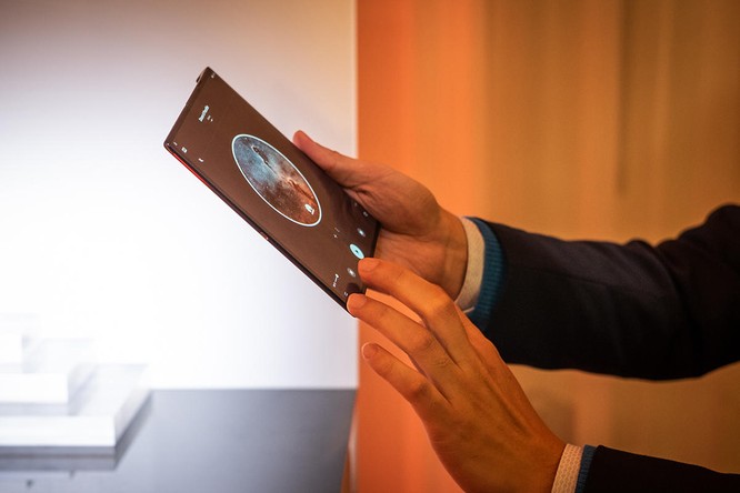 Huawei ra mắt Mate X: Smartphone gập, hỗ trợ 5G và đắt nhất thế giới ảnh 7