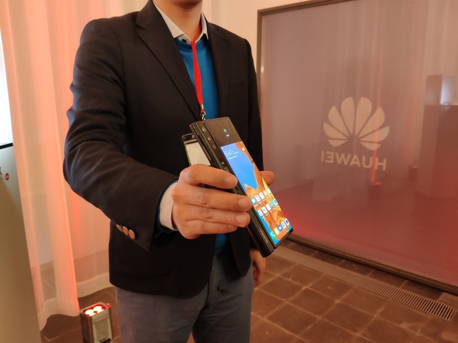 Huawei ra mắt Mate X: Smartphone gập, hỗ trợ 5G và đắt nhất thế giới ảnh 5