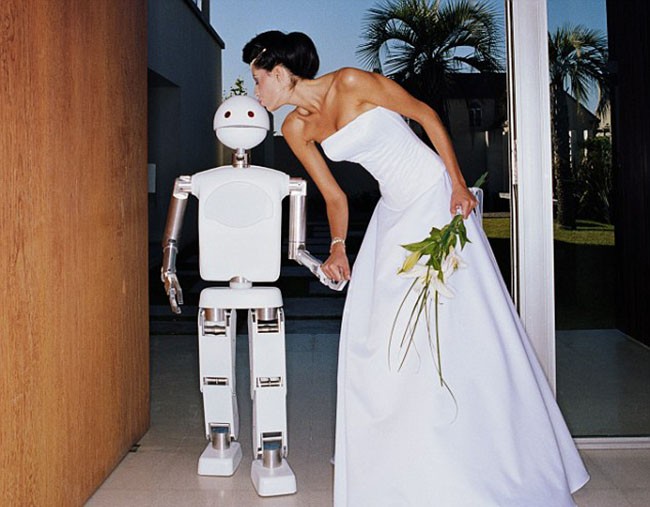 Đến năm 2050 con người sẽ cưới robot? ảnh 3