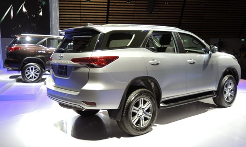 Toyota Fortuner thế hệ mới giá từ 981 triệu đồng tại Việt Nam ảnh 1
