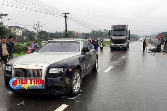 Xe sang Rolls-Royce Ghost gây tai nạn liên hoàn tại Hà Tĩnh ảnh 1