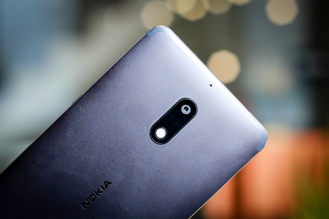 'Mở hộp' Nokia 6 đầu tiên về Việt Nam