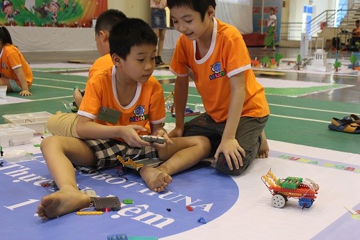 Xem học sinh tiểu học Hà thành tranh tài điều khiển robot điêu luyện ảnh 12