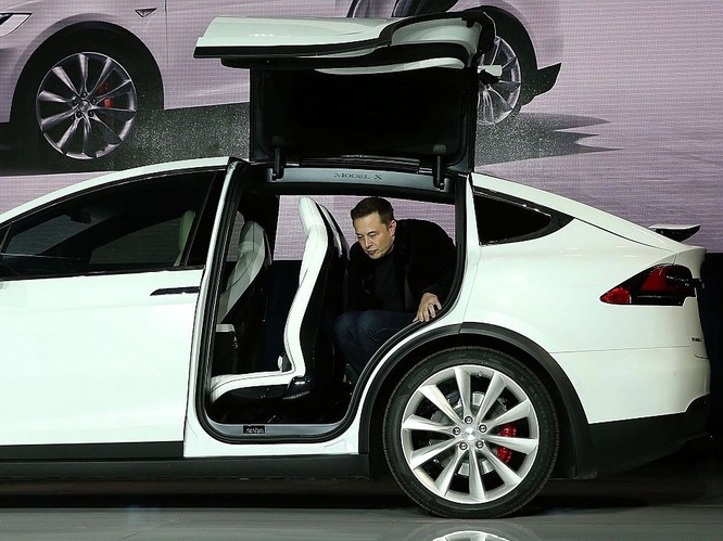 Một ngày “bận rộn đến từng giây” của Elon Musk, chủ hãng xe điện Tesla ảnh 1