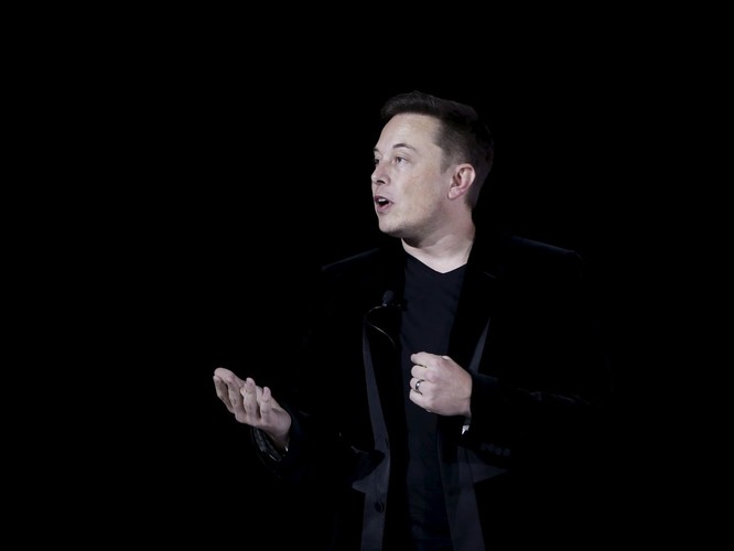 Một ngày “bận rộn đến từng giây” của Elon Musk, chủ hãng xe điện Tesla ảnh 16