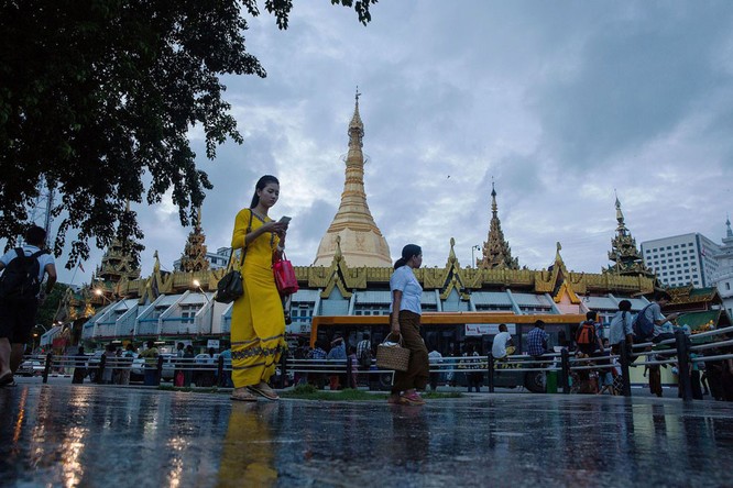 Myanmar chứng kiến sự bùng nổ điện thoại thông minh chưa từng thấy1