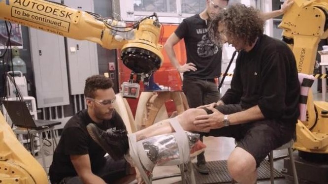 Cận cảnh robot xăm công nghiệp đầu tiên trên thế giới ảnh 4