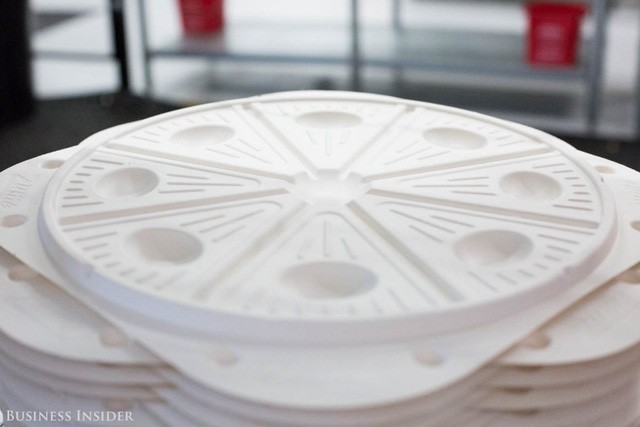 Được làm bởi robot, những chiếc pizza này sẽ là đối thủ đáng gờm của Dominos và Pizza Hut? - Ảnh 16. Được làm bởi robot, những chiếc pizza này sẽ là đối thủ đáng gờm của Dominos và Pizza Hut? - Ảnh 16.