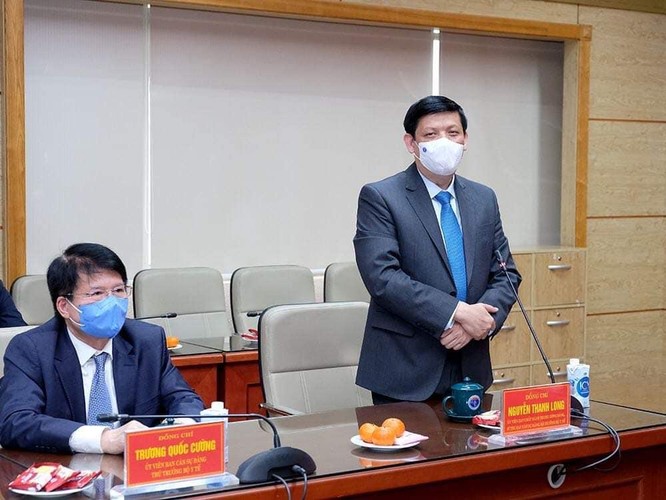 Thủ tướng Nguyễn Xuân Phúc: Chính phủ, Bộ Y tế đánh giá cao sự hy sinh của các “chiến sĩ áo trắng” ảnh 4