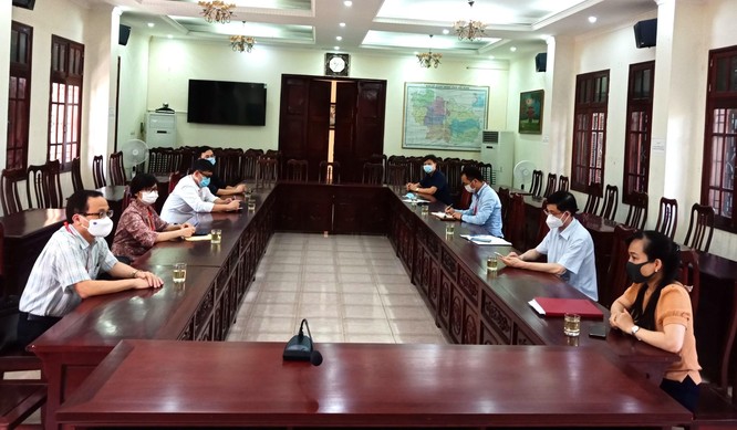 GS.TS.BS.Tạ Thành Văn và Đoàn công tác Trường Đại học Y Hà Nội vào tâm dịch COVID-19 ở Bắc Ninh ảnh 1