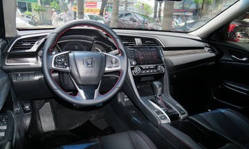 Honda Civic RS 2019 - sedan thể thao lăn bánh hơn 1 tỷ ảnh 3