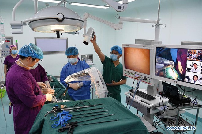Trung Quốc: Mạng 5G giúp bác sĩ phẫu thuật được cho bệnh nhân cách xa 200 km