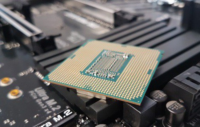 Tin đồn: Intel sắp giảm giá cực mạnh các dòng CPU của mình để cạnh tranh với Ryzen 3000 của AMD ảnh 1