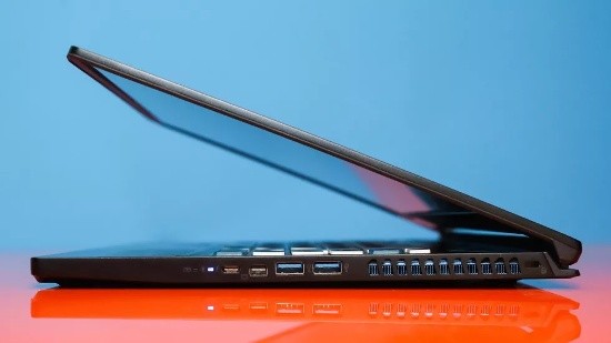 Acer Predator Triton 500: Siêu laptop với màn hình có tốc độ làm tươi 300Hz ảnh 2