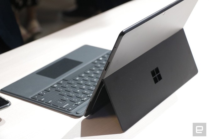 Surface Pro X: chiếc Surface đẹp nhất Microsoft từng tạo ra, giá từ 999 USD ảnh 3