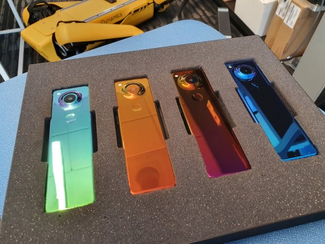 Andy Rubin nhá hàng smartphone “Project Gem”: hình dạng giống thỏi socola, 4 màu sắc ảnh 1