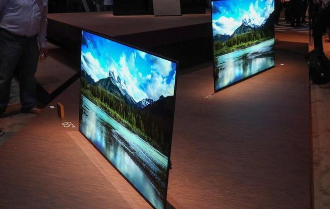 Samsung đang tiến gần hơn bao giờ hết tới công nghệ TV QD-OLED, hứa hẹn sẽ là đối trọng đáng gờm với TV OLED của LG ảnh 1
