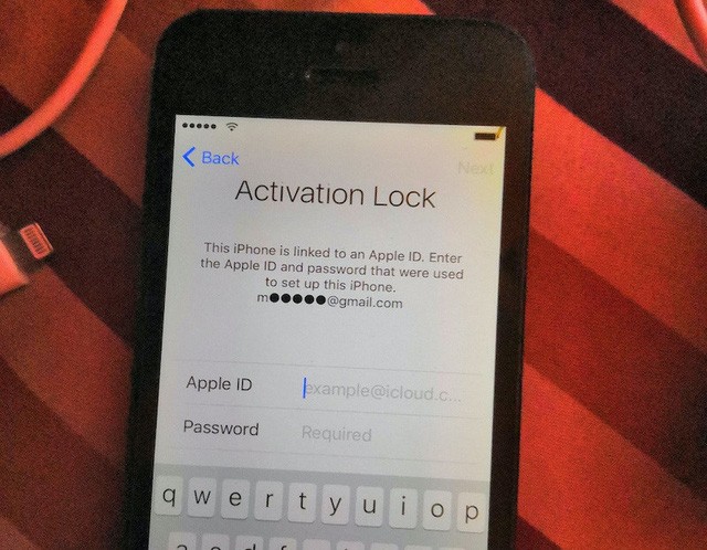 Những lý do iPhone xách tay bất ngờ bị khóa iCloud có thể bạn chưa biết - Ảnh 1.