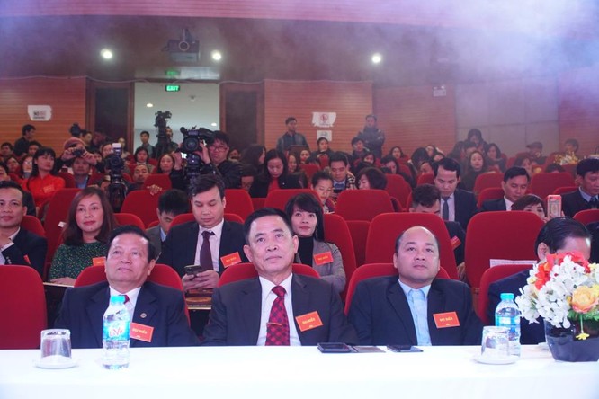 100 doanh nghiệp được trao chứng nhận "Hàng Việt tốt được người Việt tin dùng" ảnh 1
