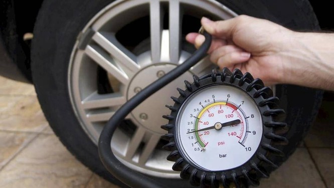 Áp suất lốp sẽ giảm dần trong thời gian xe đậu một chỗ không di chuyển