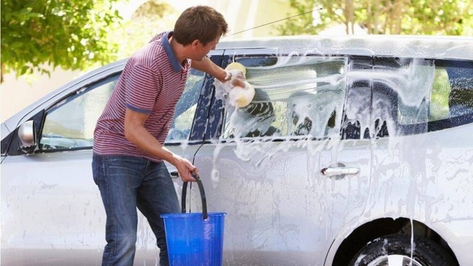 Việc rửa xe thường xuyên không đảm bảo rằng đèn pha sẽ sáng rõ