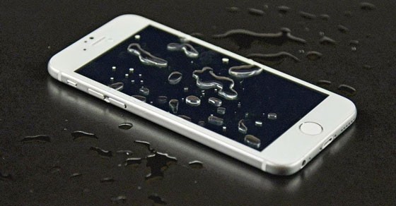 iPhone rơi xuống nước: Cách khắc phục hiệu quả nhất ảnh 2