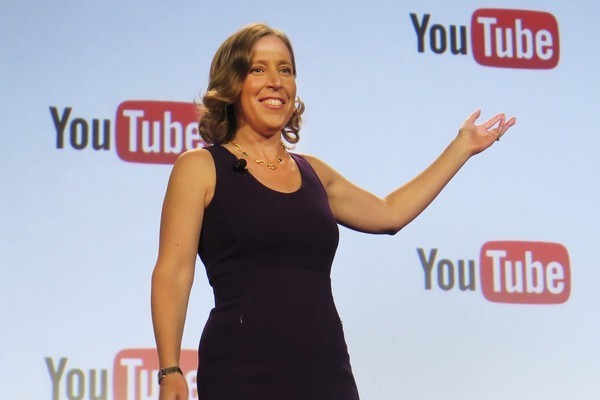 Susan Wojcicki, CEO của YouTube từ năm 2014, nhận nhiều chỉ trích vì chỉ tập trung vào việc gia tăng view trên nền tảng này