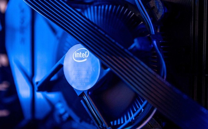 Intel dùng 20 tỷ USD ‘đấu’ các nhà sản xuất bán dẫn châu Á ảnh 1
