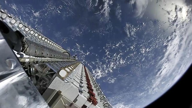 SpaceX phủ nhận tuyên bố vệ tinh Starlink và OneWeb suýt va chạm ảnh 1