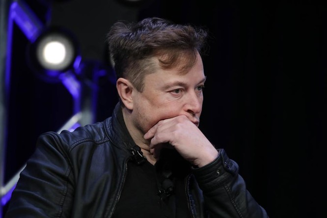 Cổ phiếu Tesla lao dốc, Elon Musk mất ngôi giàu thứ hai thế giới ảnh 1