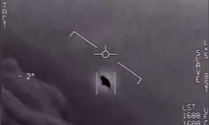 Mỹ công bố báo cáo về UFO ảnh 1