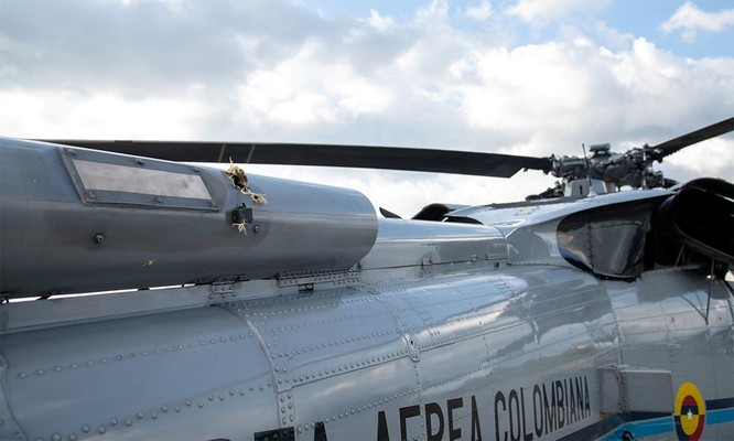 Trực thăng chở Tổng thống Colombia bị nã đạn ảnh 2