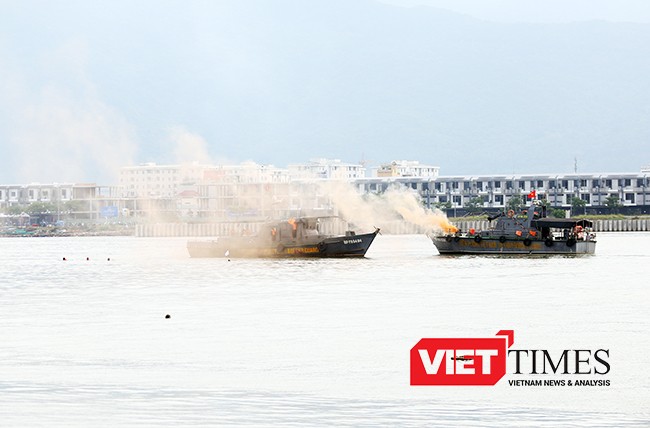 Tình huống gải định là vụ va chạm tàu chờ dầu và tàu du lịch trên sông Hàn
