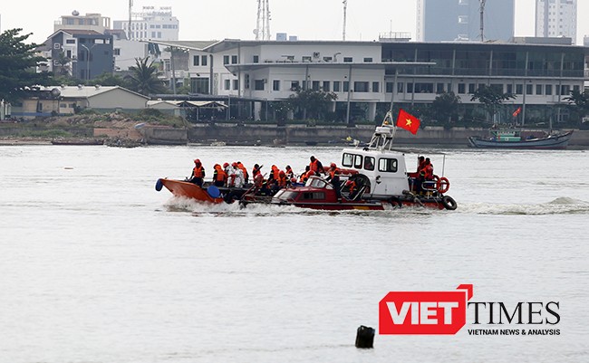 Lực lượng Hải quân Việt-Mỹ hợp đồng cứu hộ