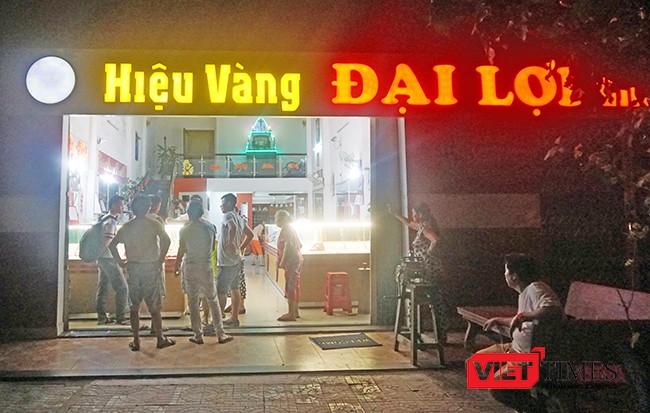 Cơ quan chức năng điều tra vụ cướp tại tiệm vàng Đại Lợi (đường Lê Văn Hiến, quận Ngũ Hành Sơn, TP Đà Nẵng)