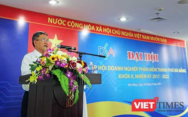 Ông Nguyễn Quang Thanh, Giám đốc Sở TT-TT TP Đà Nẵng, Chủ tịch Hiệp hội doanh nghiệp phần mềm Đà Nẵng phát biểu tại Đại hội