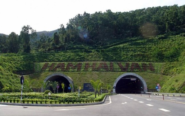 Hầm đường bộ Hải Vân được giao cho Công ty CPĐT Đèo Cả vận hành hầm 1 và đầu tư, mở rộng hầm 2 để khai thác